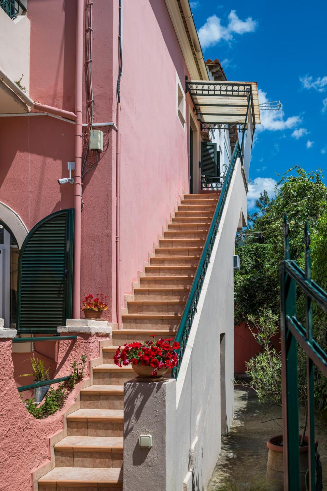Seaside Ipsos Apartment By Konnect Dış mekan fotoğraf